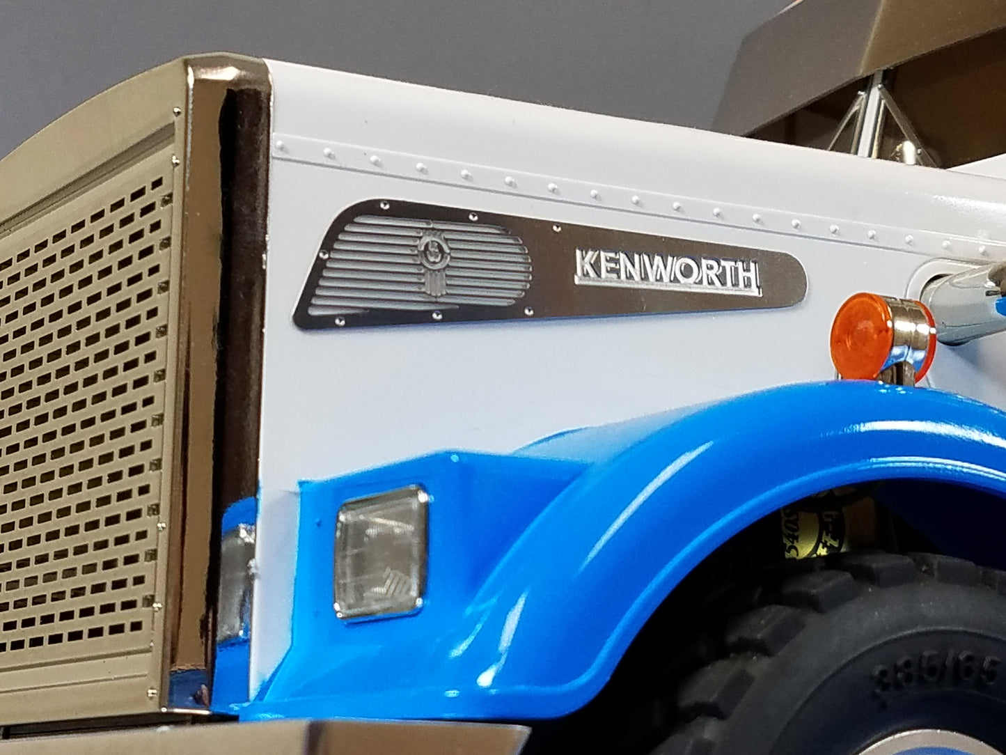 7.2cm Kenworth KW Pair Logo Emblem Plate for Tamiya Toy R/C 1/14 King Hauler Grand Hauler Knight Hauler Globeliner