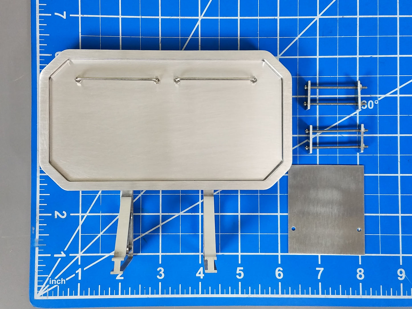 Aluminum "Toy" Rear Back Headache Rack Chassis Mount for Tamiya R/C 1/14 King Hauler Grand Hauler Knight Hauler Man Globeliner Aeromax Cascadia Actros Scania