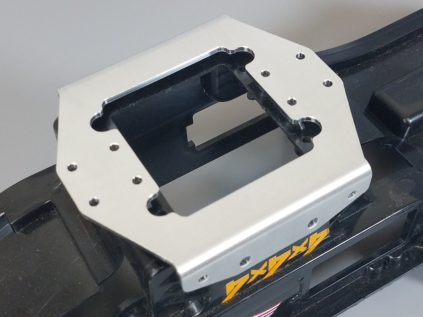 Aluminum Stretch Wide Wheelbase Chassis Mount Plate Bracket for Tamiya R/C 1/10 Super Clodbuster Bullhead