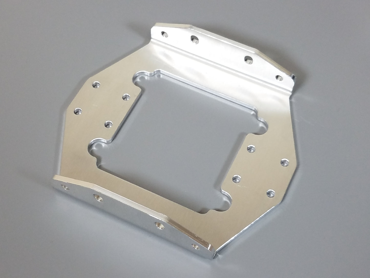 Aluminum Stretch Wide Wheelbase Chassis Mount Plate Bracket for Tamiya R/C 1/10 Super Clodbuster Bullhead