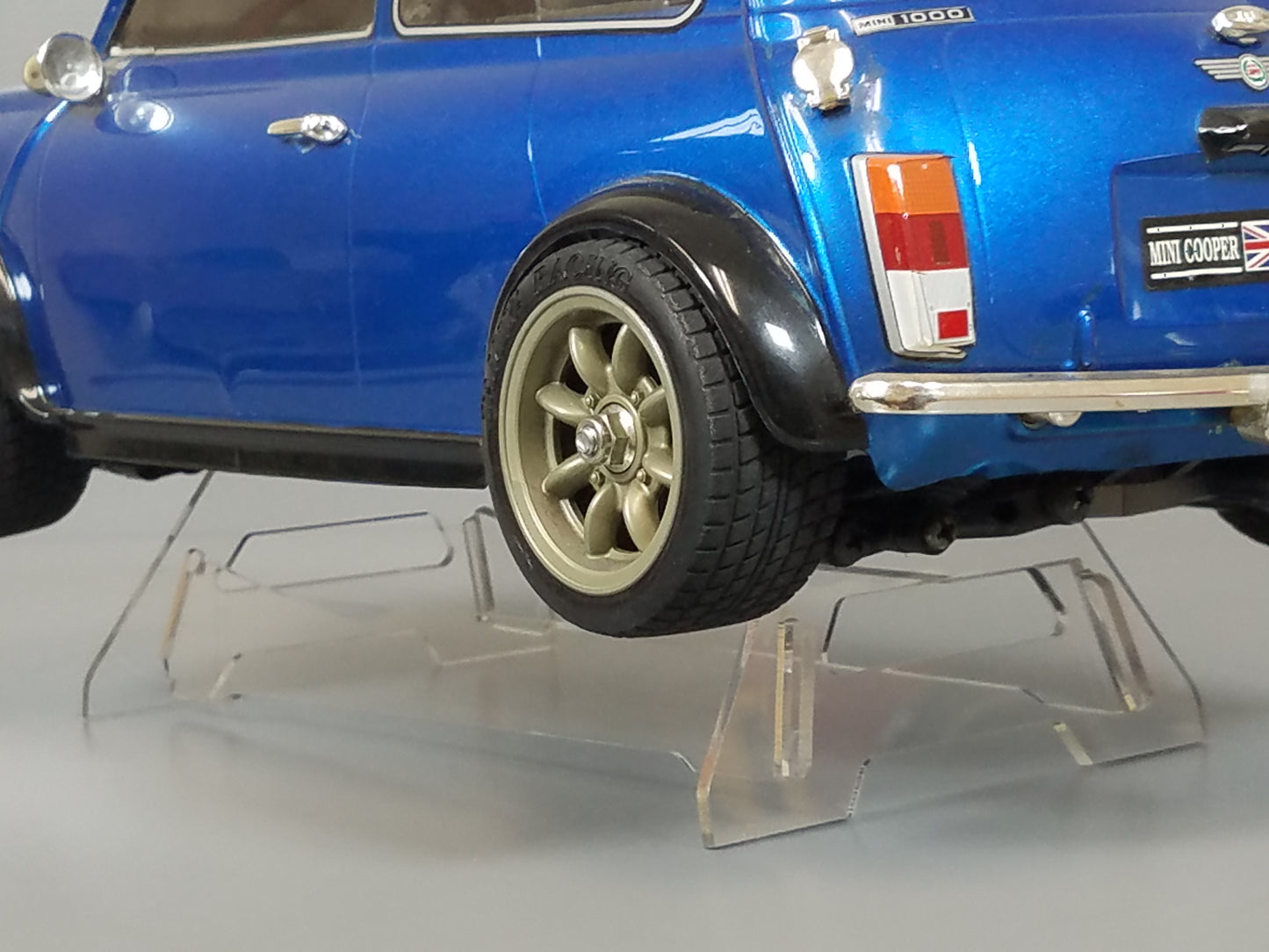 Acrylic R/C Car Truck Display Stand for TAMIYA 1/10 R/C M01 M02 M03 M04 M05 M06 TT01 TT02 Chassis