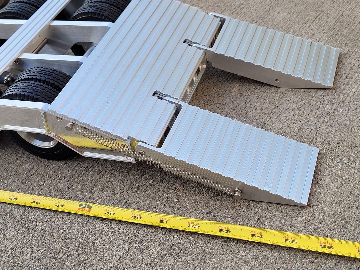 Toy Aluminum Gooseneck Lowboy Trailer Extended Deck Version Tamiya Toy 1/14 King Hauler Grand Hauler knight Hauler Globeliner Scania Volvo Mercedes Benz Cascadia