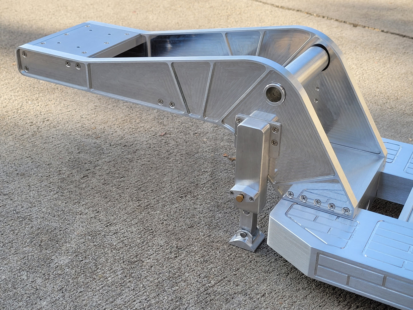 Toy Aluminum Gooseneck Lowboy Trailer Extended Deck Version Tamiya Toy 1/14 King Hauler Grand Hauler knight Hauler Globeliner Scania Volvo Mercedes Benz Cascadia