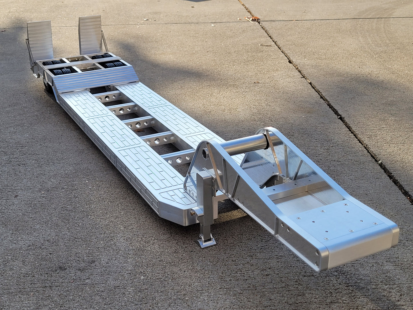 Toy Aluminum Gooseneck Lowboy Trailer Extended Deck Version Tamiya Toy 1/14 King Hauler Grand Hauler knight Hauler Globeliner Scania Volvo Mercedes Benz Cascadia