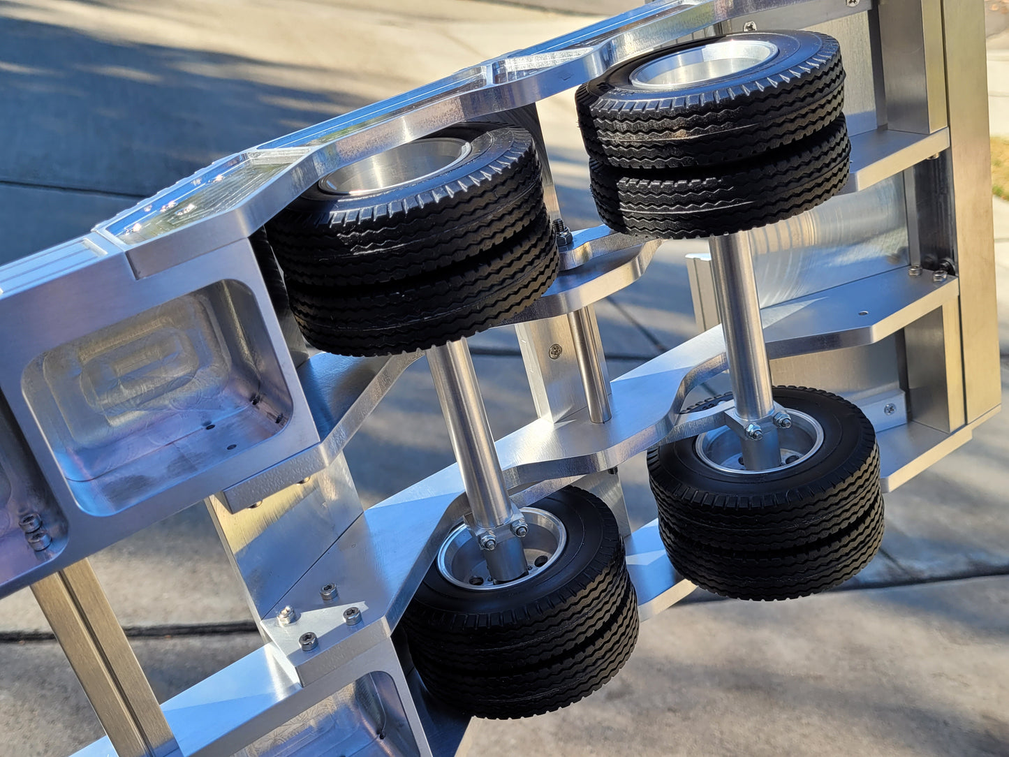 Toy Aluminum Gooseneck Lowboy Trailer Extended Deck Version Tamiya Toy 1/14 King Hauler Grand Hauler knight Hauler Globeliner Scania Volvo Mercedes Benz Cascadia