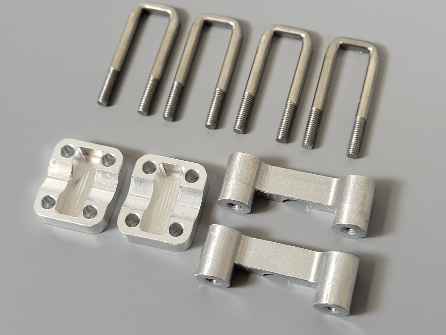 Aluminum Axle Leaf Spring Bracket U Bolts Shock Mount Tamiya 1/10 R/C Toy Toyota Bruiser Mountaineer