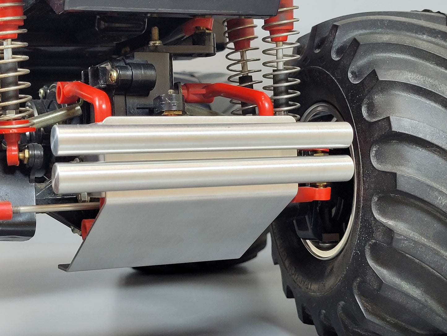 Aluminum Round Style Plate Axle Animal Bumper Guard Skid Tamiya RC 1/10 Super Clodbuster Bullhead