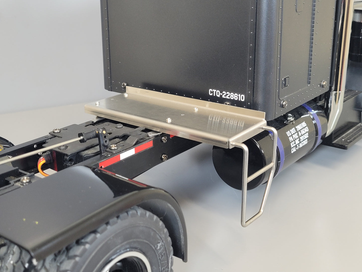 Stainless Steel Frame Rail Chassis Cover Plate Platform Side Ladder for Tamiya R/C Toy 1/14 semi Tractor Truck King Hauler Grand Hauler Knight Hauler Globeliner Scania Volvo Cascadia