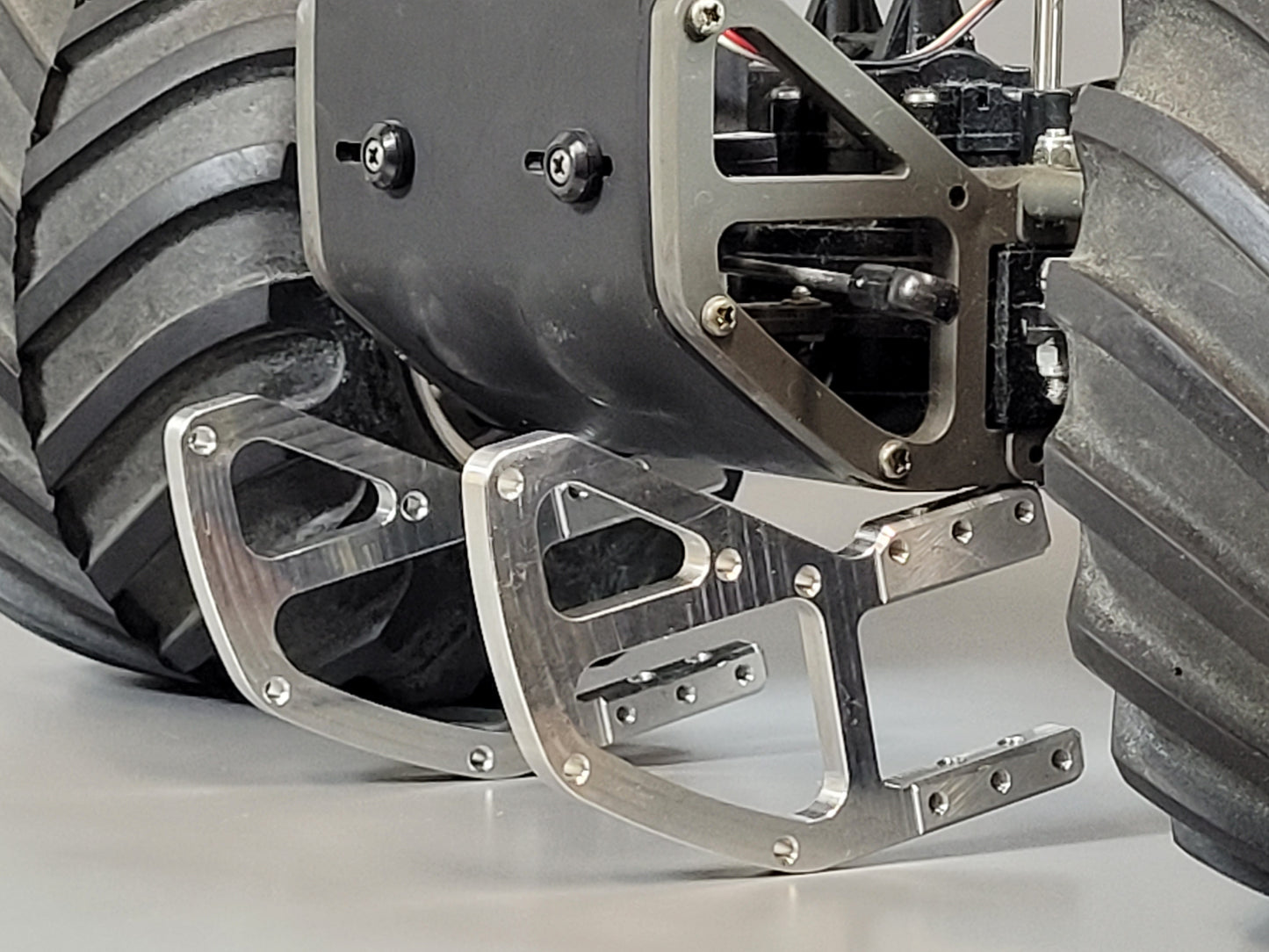 Aluminum Side Bracket Bumper Guard Protector Mount Mounting Plate Tamiya 1/10 RC TXT-1 TXT1
