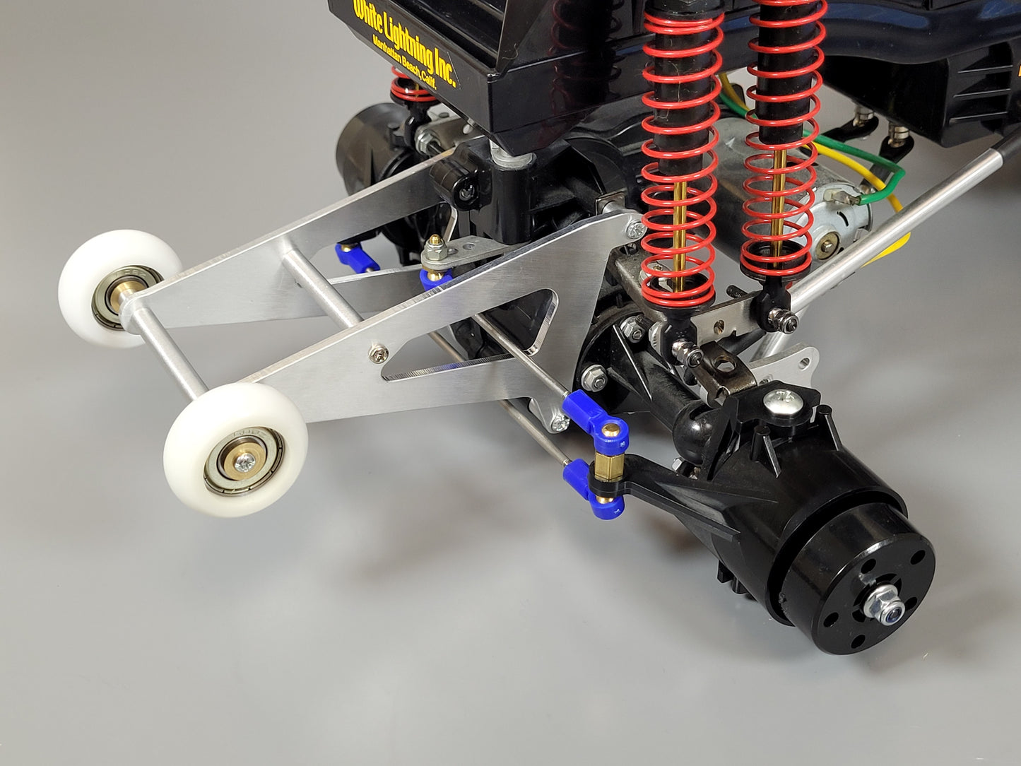Aluminum Front Axle Mount Light Housing + Rear Axle Wheelie Bar Kit for Tamiya R/C 1/10 Super Clodbuster Bullhead