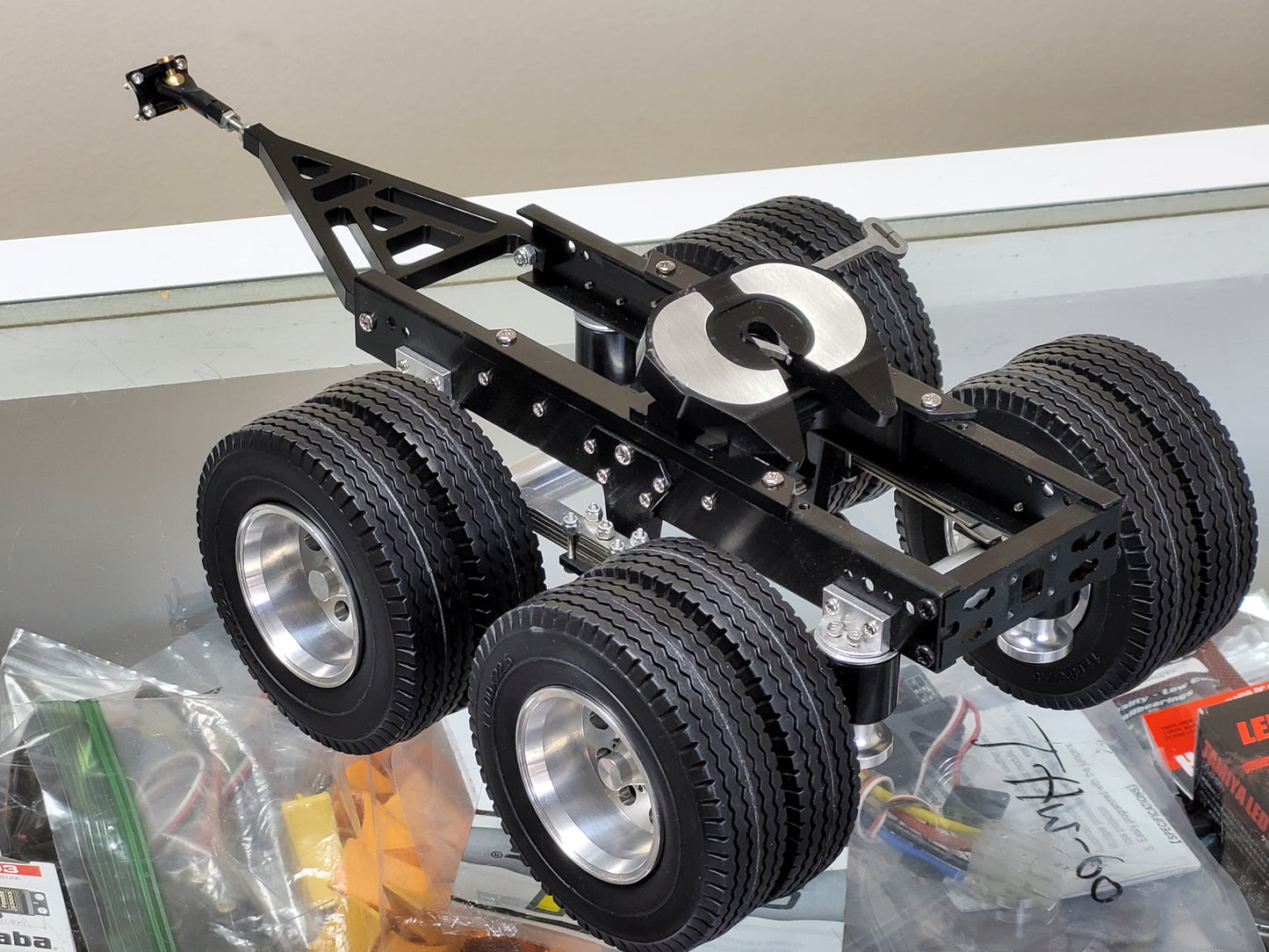 Aluminum 2 Axles Dolly Pin Mount 5th Wheel Coupler 1/14 R/C Semi Tractor Pull Trailer for Tamiya King Hauler Grand Hauler Knight Hauler Globeliner Scania Actros Semi