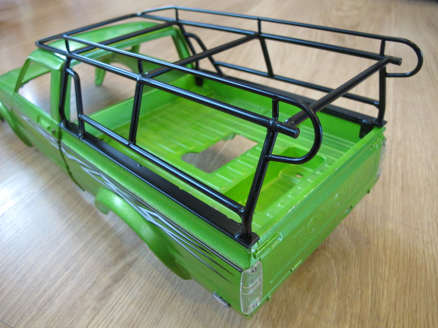 Toy Metal Rear Bed Trunk Storage Tool Rack Mount for Tamiya Toy R/C 1/10 Scale Toyota Hilux Bruiser Trail Finder Rc4WD Truck