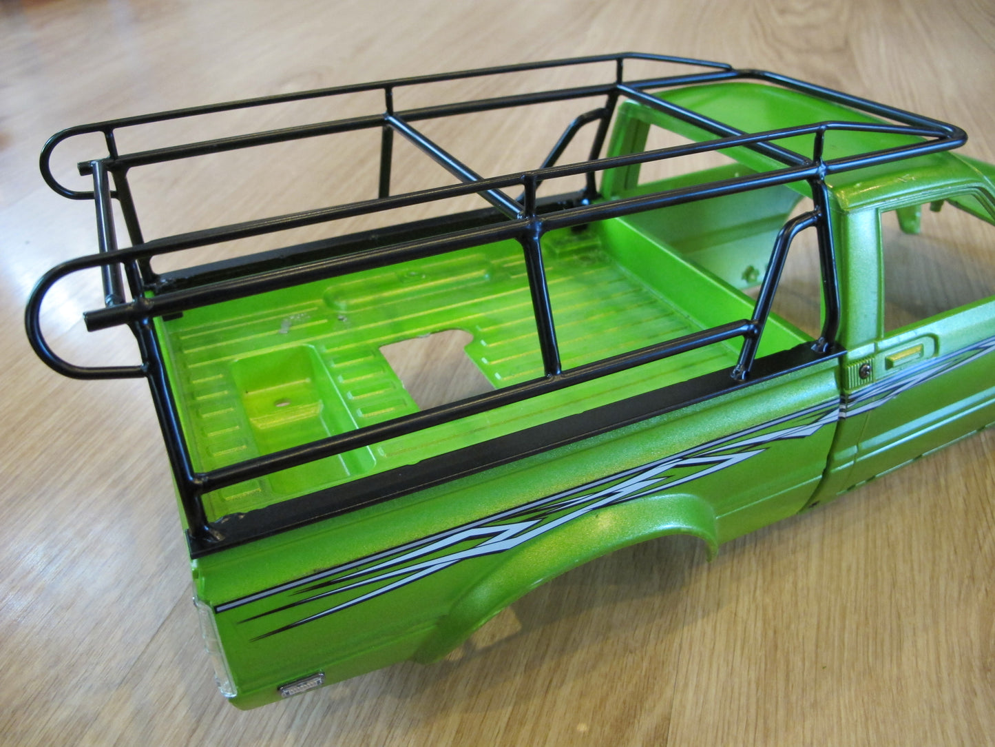 Toy Metal Rear Bed Trunk Storage Tool Rack Mount for Tamiya Toy R/C 1/10 Scale Toyota Hilux Bruiser Trail Finder Rc4WD Truck