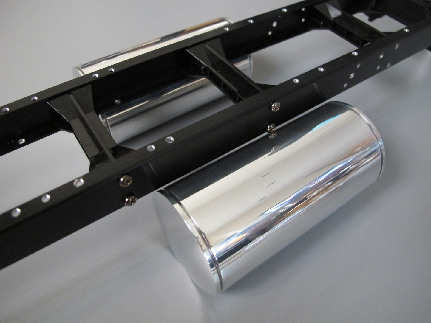 Aluminum 4" inch Fuel Gas Round Tanks + J-Style Mount Bracket for Tamiya R/C Toy 1/14 Knight Hauler King Hauler Grand Hauler Globeliner