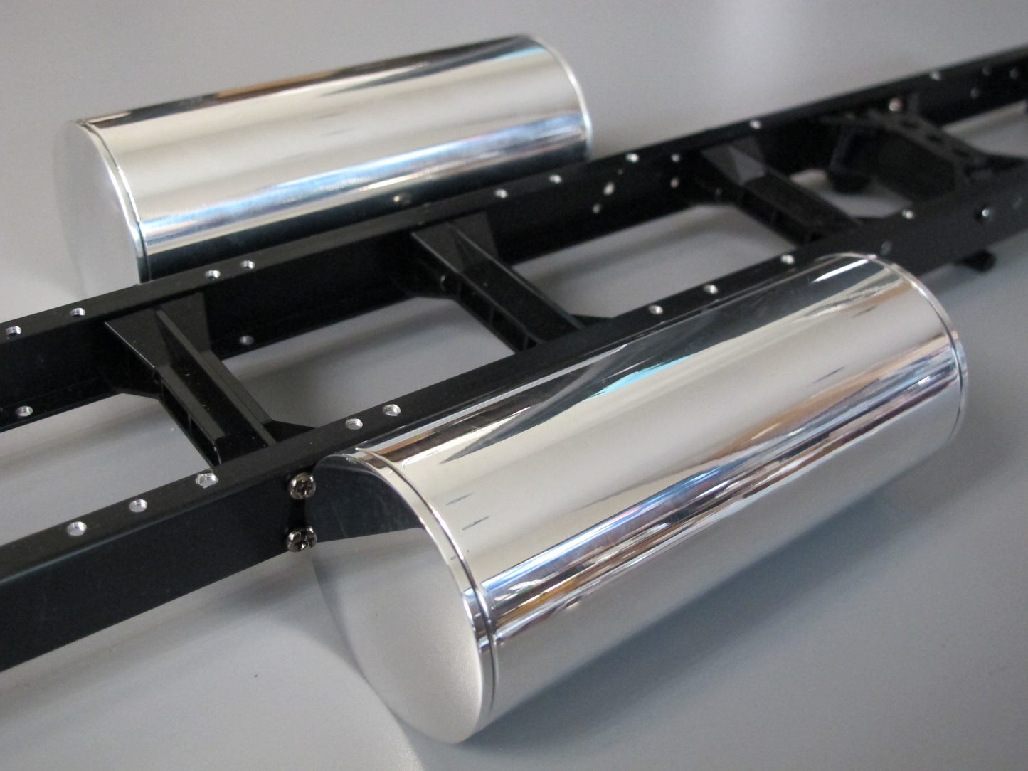 Aluminum 5" inch Fuel Gas Round Tanks + J-Style Mount Bracket for Tamiya R/C Toy 1/14 Knight Hauler King Hauler Grand Hauler Globeliner
