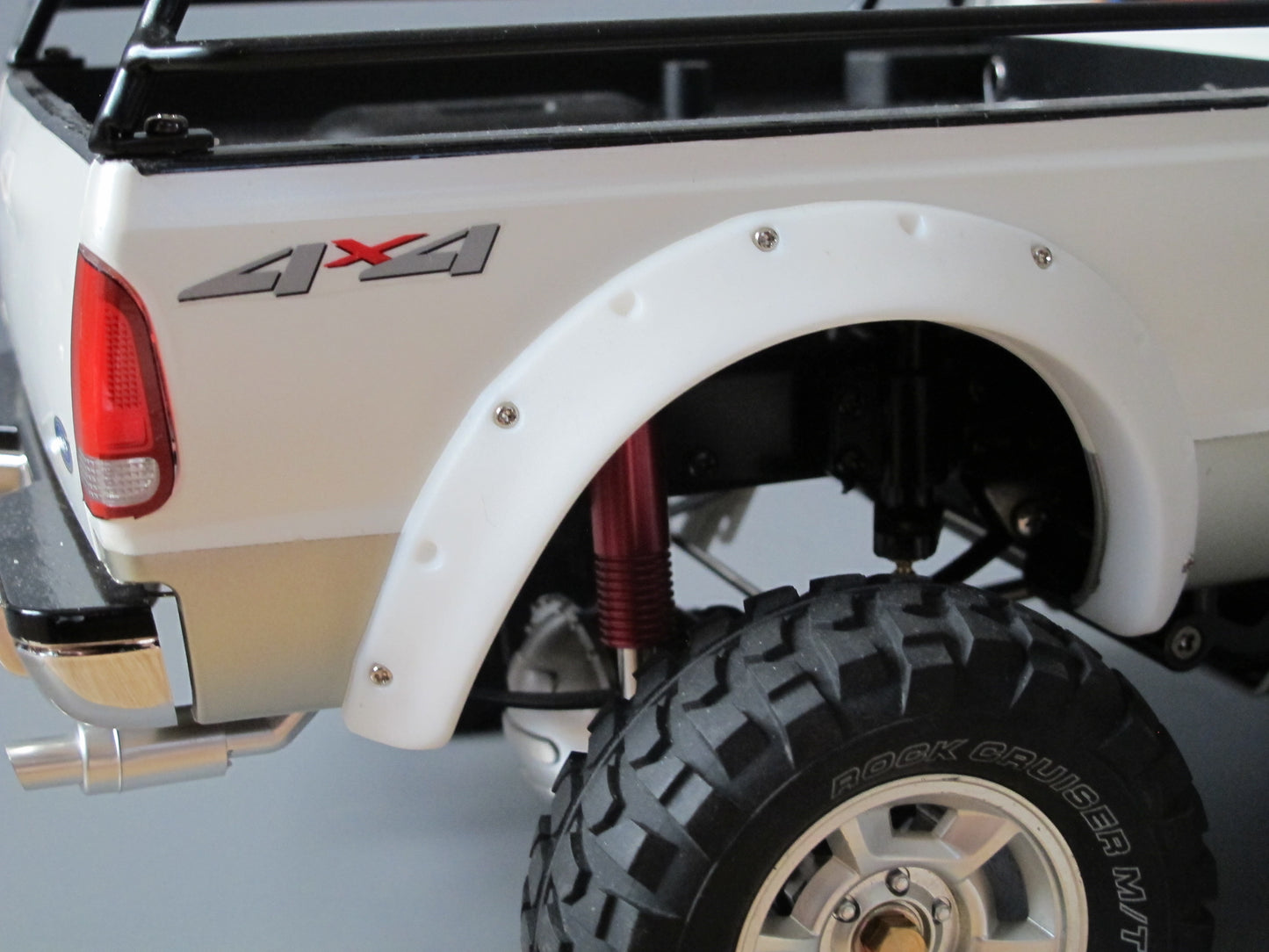 White Front & Rear Rubber Fender Flares Guard Add-On Set for Tamiya R/C Toy 1/10 Ford F-350 F350 High Lift Juggernaut Truck