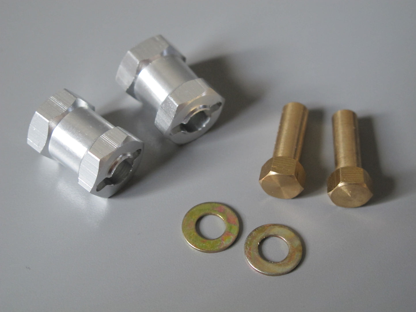 2pcs 17mm Wheel Hub Widener Spacer Extend Extension Wheel Hub Tamiya 1/10 R/C Car Truck Axial Hpi RC4WD w/ 12mm Hex Lock Nut