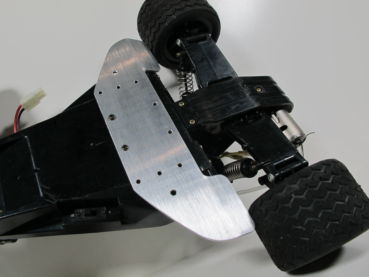 Aluminum Chassis Spoiler Nerf Bar Tamiya R/C 1/10 Monster Beetle Clodbuster Frog