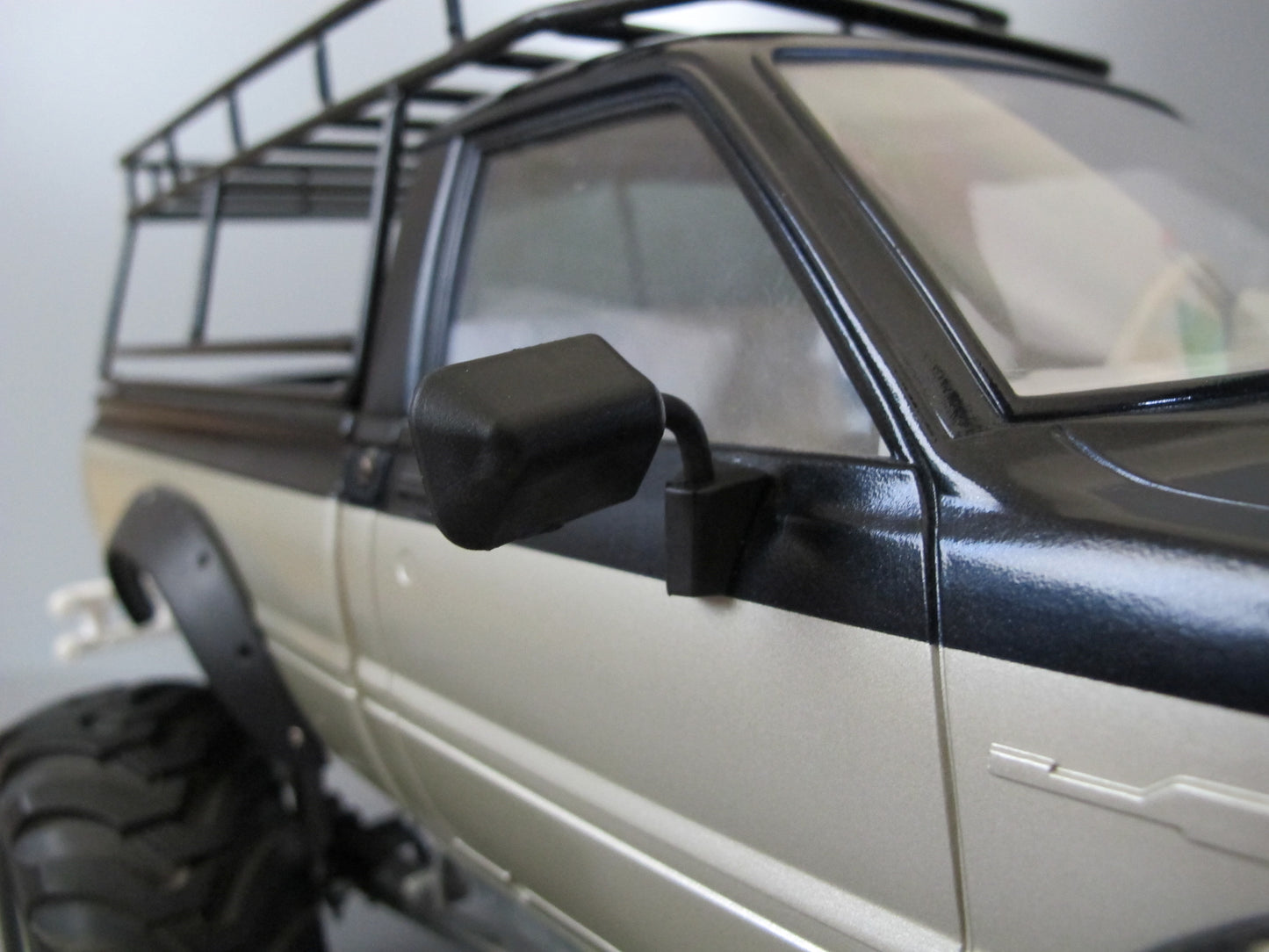 Pair Black Rubber L/R Side Window Mirror for Tamiya R/C Toy 1/10 Toyota Pick Up Bruiser Hilux Mountaineer RC4WD