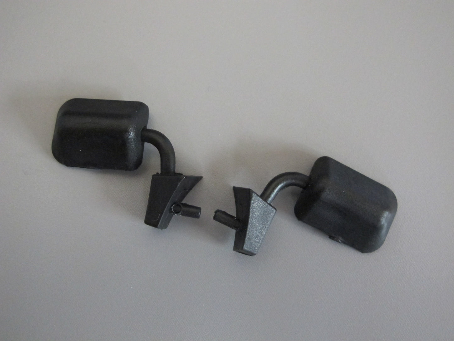 Pair Black Rubber L/R Side Window Mirror for Tamiya R/C Toy 1/10 Toyota Pick Up Bruiser Hilux Mountaineer RC4WD