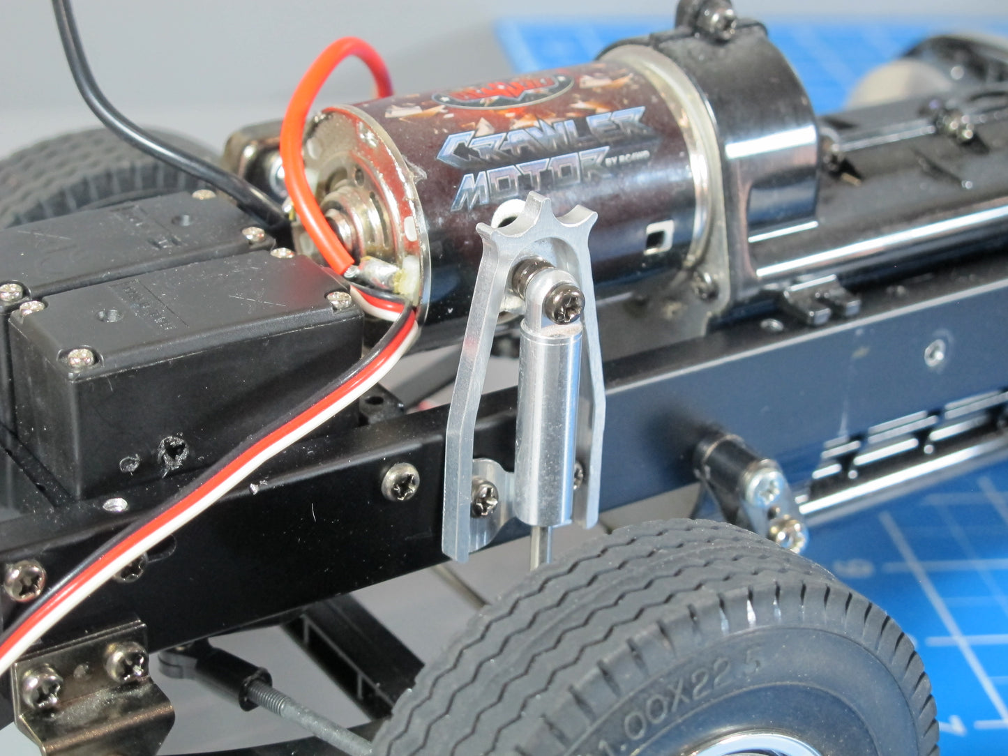 Pair Aluminum Front Style Suspension Mount Plates Bracket for Tamiya 1/14 King Hauler Knight Hauler Grand Hauler Globeliner Aeromax Scania 1/10 Ford F350 Hilux Tundra