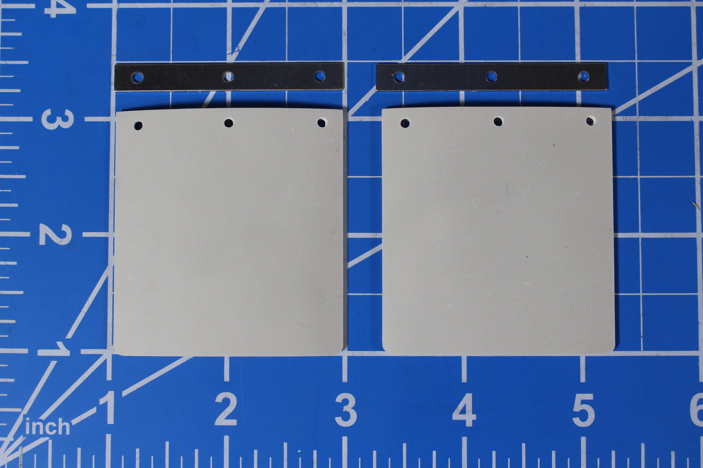 Rear Rubber Pair White Mud Flaps Guard Plate for Tamiya Toy R/C 1/14 King Hauler Knight Hauler Grand Cascadia Aeromax Semi Trailer