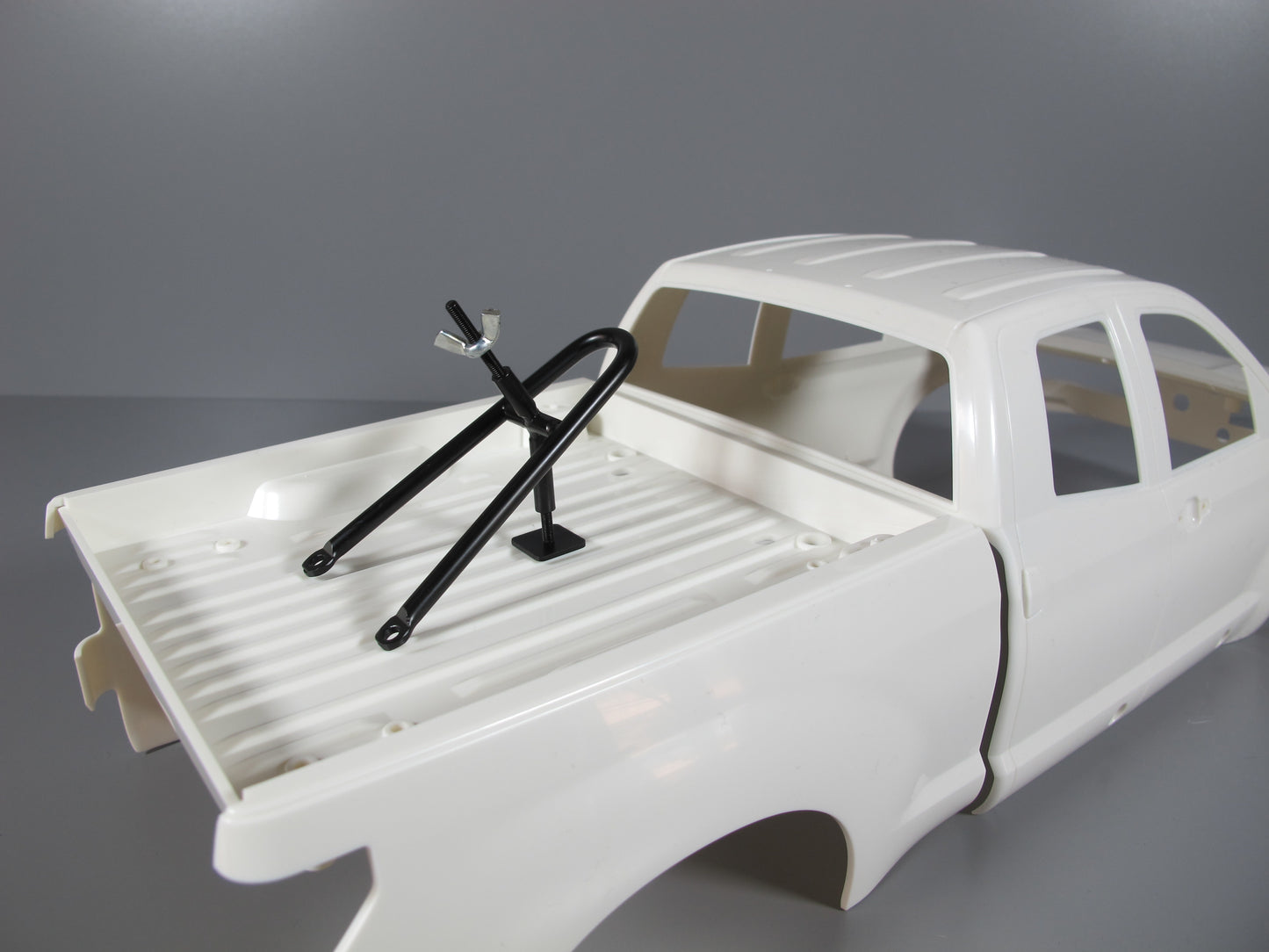 Metal Toy Truck Trunk Bed Mount Spare Tire Rack Stand for R/C Car Truck Tamiya Traxxas Kyosho Axial 1/10 F350 Hilux Tundra Clodbuster Blackfoot