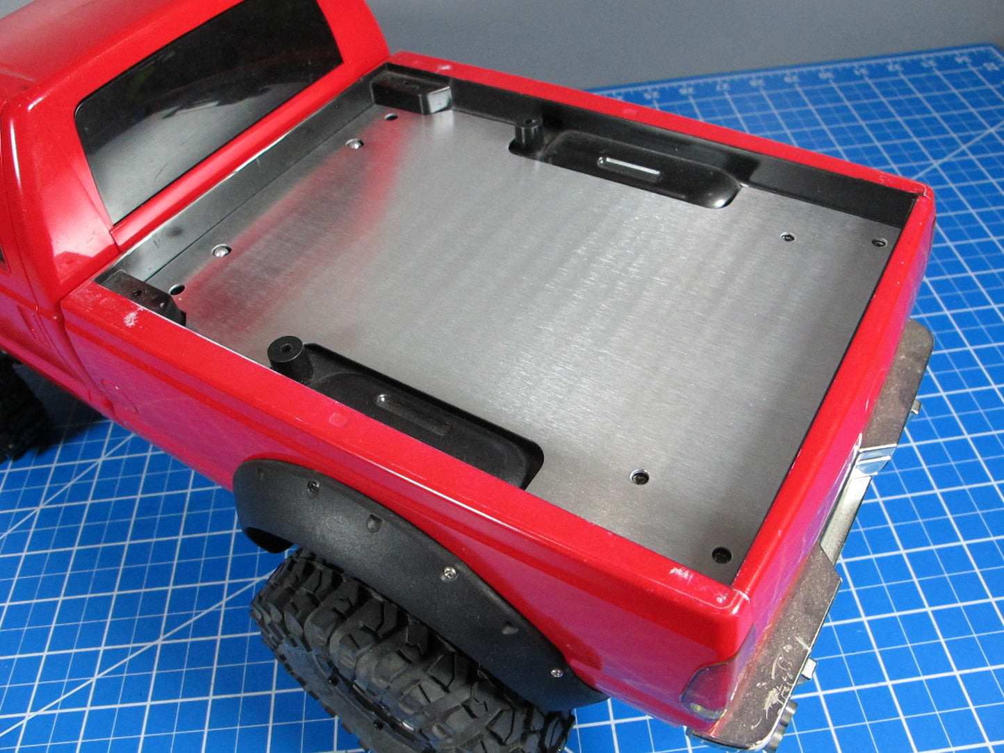 Aluminum Rear Bed Liner Trunk Cover Plate for Tamiya R/C Toy 1/10 Ford F350 F-350 Juggernaut