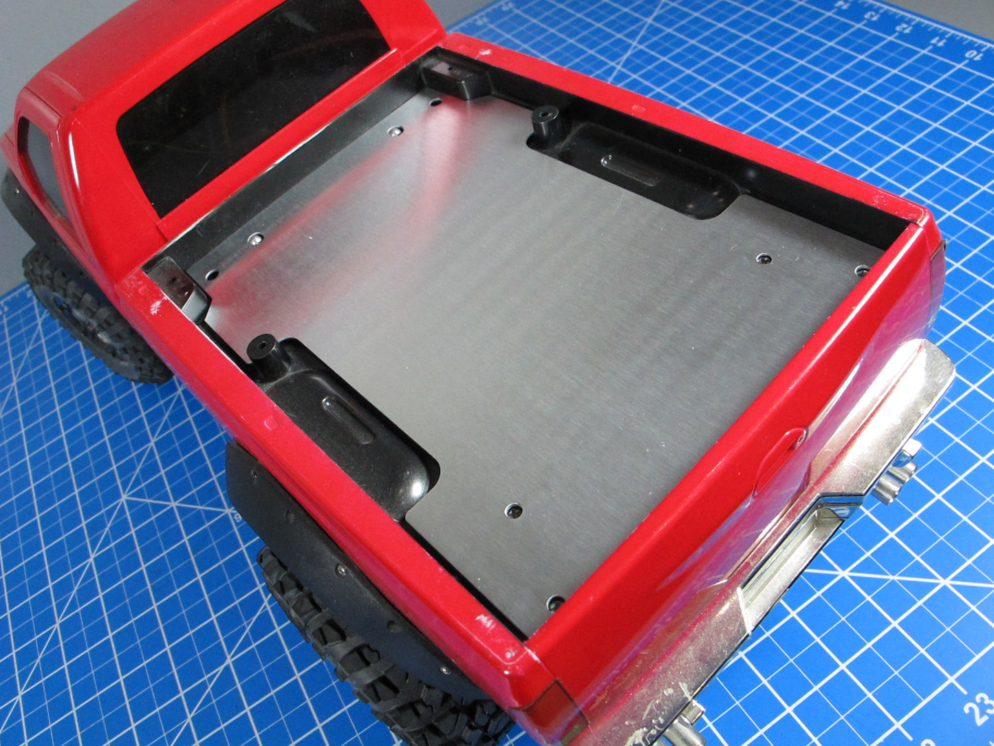Aluminum Rear Bed Liner Trunk Cover Plate for Tamiya R/C Toy 1/10 Ford F350 F-350 Juggernaut