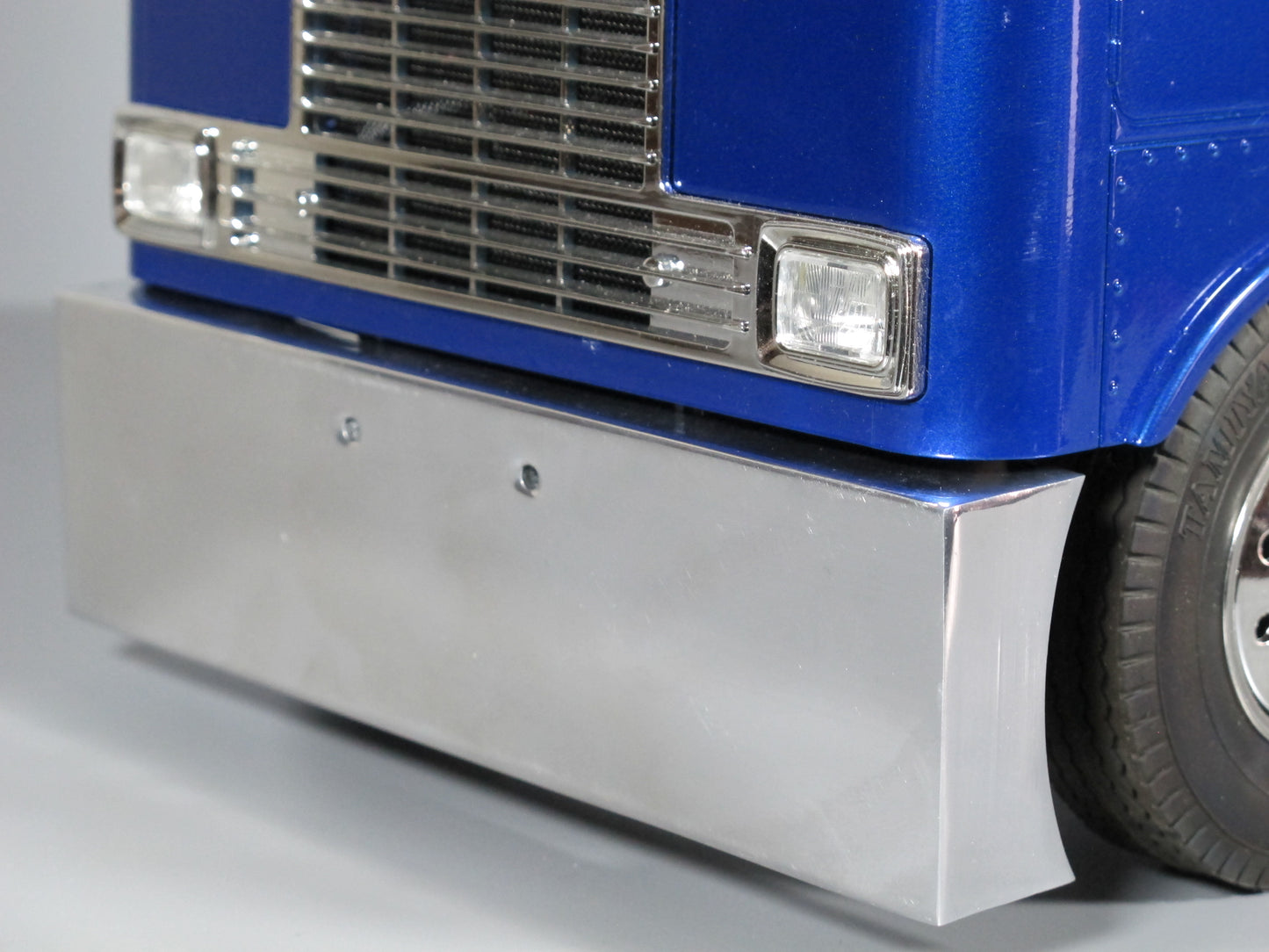Aluminum Front Bumper Wide Style Guard for Tamiya R/C 1/14 Knight Hauler King Hauler Grand Globeliner