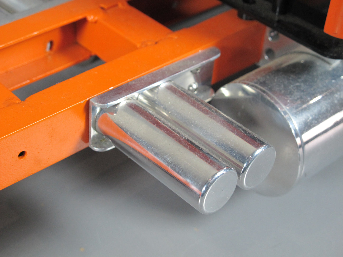 Aluminum Simulate Dual Air Oil Tank Mount Bracket for Tamiya Toy R/C 1/14 King Hauler Knight Hauler Grand Hauler Globeliner Scania Cascadia Volvo