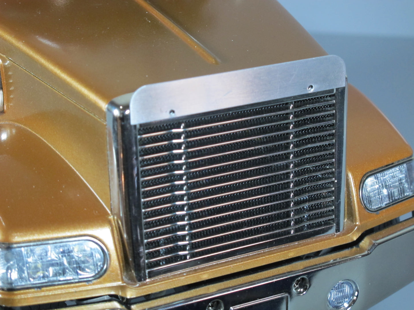Aluminum Front Hood Rock Stone Deflector Mount Plate for Tamiya R/C Toy 1/14 King Hauler Grand Hauler Knight Hauler Ford F350 Toyota Tundra