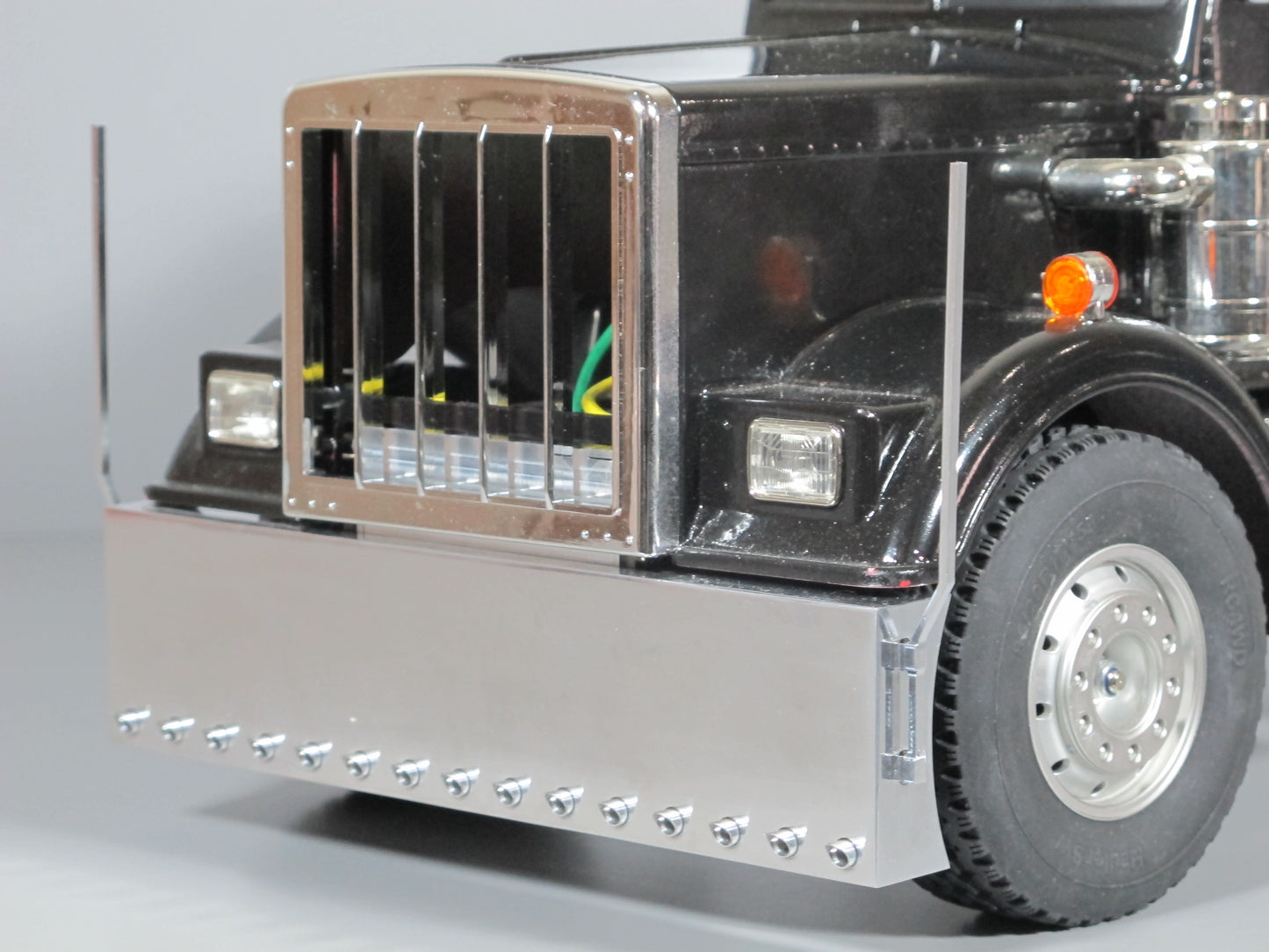 Aluminum Front Bumper with Side Antenna + Cross Member for 1/14 R/C Tamiya 1/14 King Hauler Grand Hauler Knight Hauler Globeliner