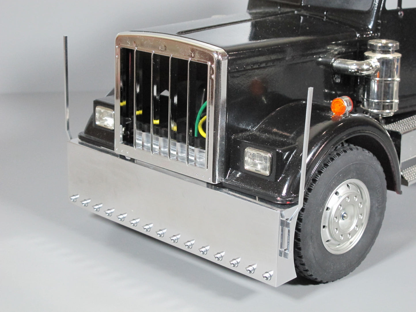 Aluminum Front Bumper with Side Antenna + Cross Member for 1/14 R/C Tamiya 1/14 King Hauler Grand Hauler Knight Hauler Globeliner