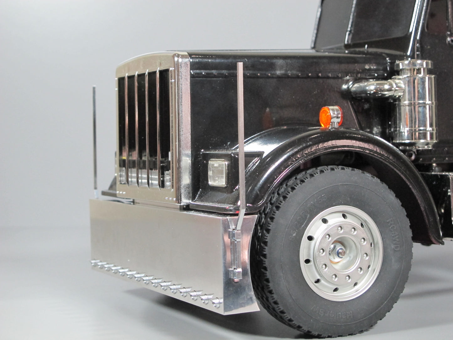 Aluminum Front Bumper with Side Antenna + Cross Member for 1/14 R/C Tamiya 1/14 King Hauler Grand Hauler Knight Hauler Globeliner