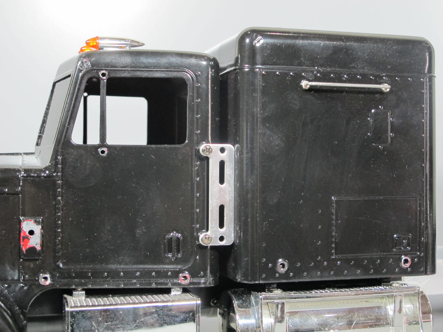 Aluminum Side Exhaust Stack Pipe Relocate Back Mount Plate Bracket Tamiya Toy R/C 1/14 King Hauler Grand Hauler