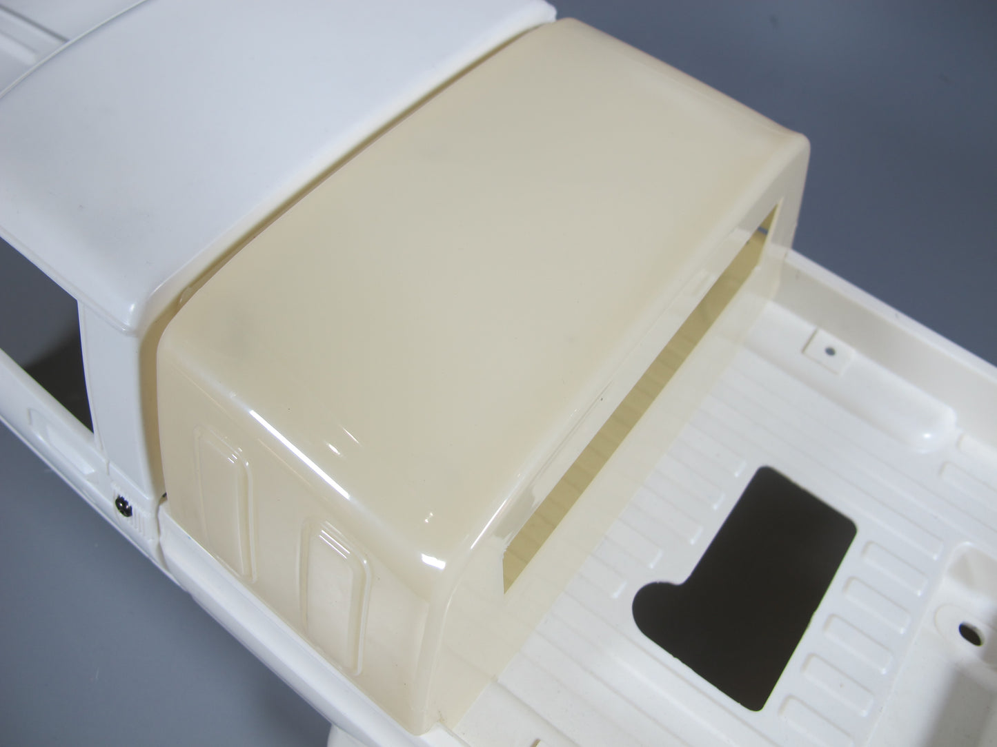 Rear Bed Topper Half Cover for Tamiya R/C Toy 1/10 Toyota Bruiser Hilux Mountaineer Trailfinder Super Clodbuster Truck