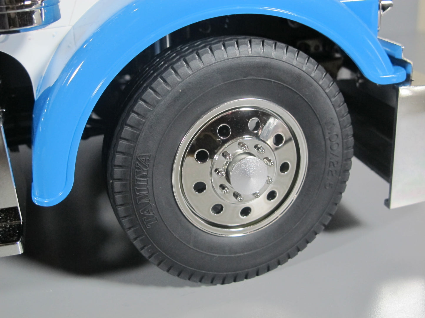 Aluminum Front & Rear Wheel Hub Lock Nuts Set for Tamiya R/C 1/14 King Hauler Grand Hauler Knight Hauler Man Globeliner Scania Actros Volvo