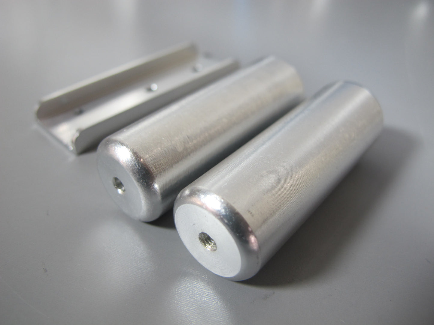 Aluminum Simulate Dual Air Oil Tank Mount Bracket for Tamiya Toy R/C 1/14 King Hauler Knight Hauler Grand Hauler Globeliner Scania Cascadia Volvo