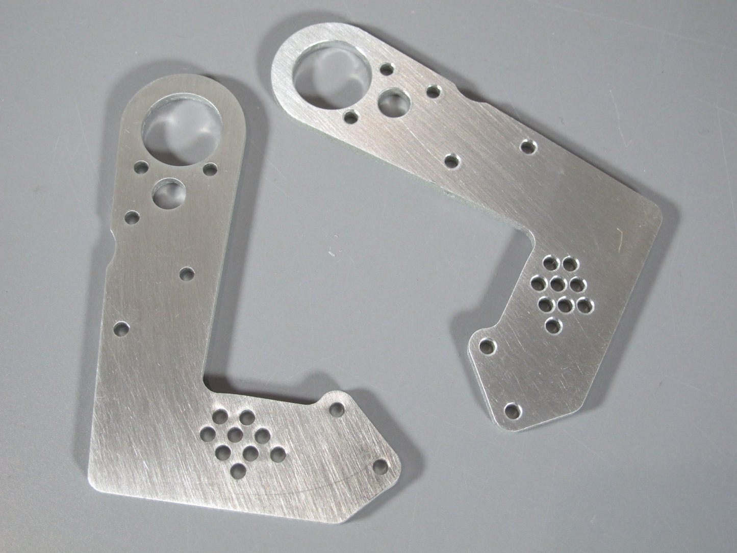 Aluminum Pair Rear Shock Suspension Mount Stay Plate for Tamiya 1/10 R/C Blackfoot Monster Beetle MudBlaster