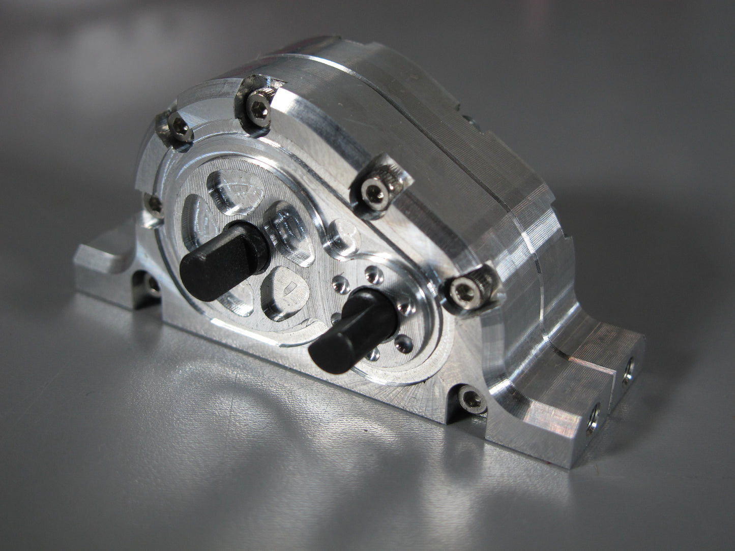 Aluminum Chassis Mount Transfer Case 2:1 Reduction Auxiliary Transmission Gear Box for Tamiya R/C 1/14 1/10 King Hauler Grand Hauler Knight Hauler Cascadia Aeromax Globeliner Scania Actros