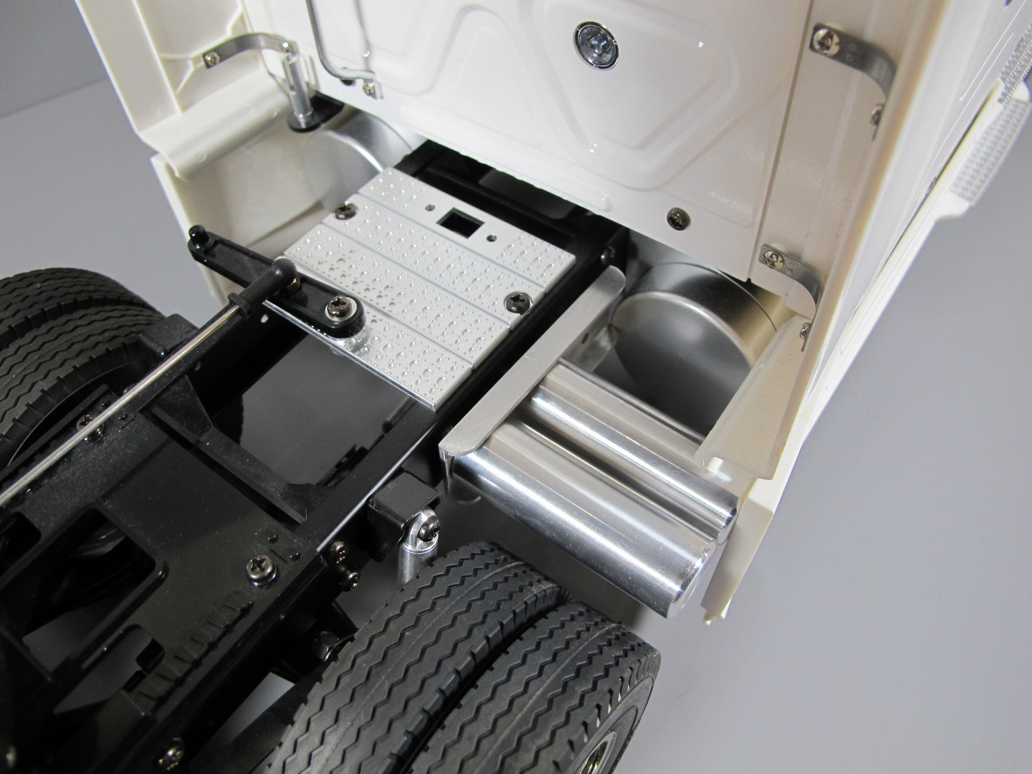 Aluminum Simulate Dual Air Oil Tank Tamiya R/C TOY 1/14 King Knight Grand Hauler Scania Freightliner Globeliner Volvo Mercedes Benz