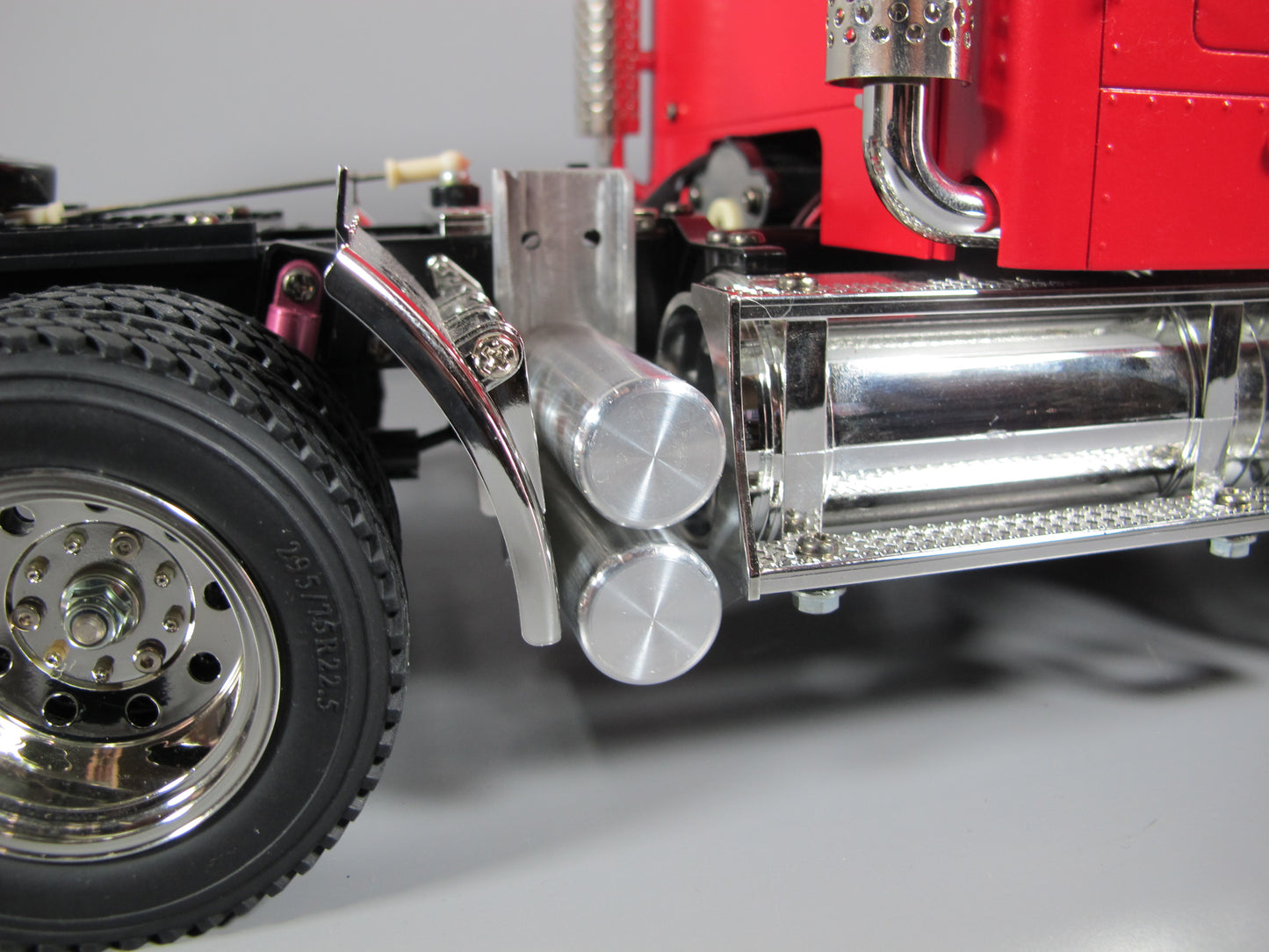 Aluminum Simulate Dual Air Oil Tank Mount Bracket for Tamiya Toy R/C 1/14 King Hauler Knight Hauler Grand Hauler Globeliner Scania Cascadia Volvo