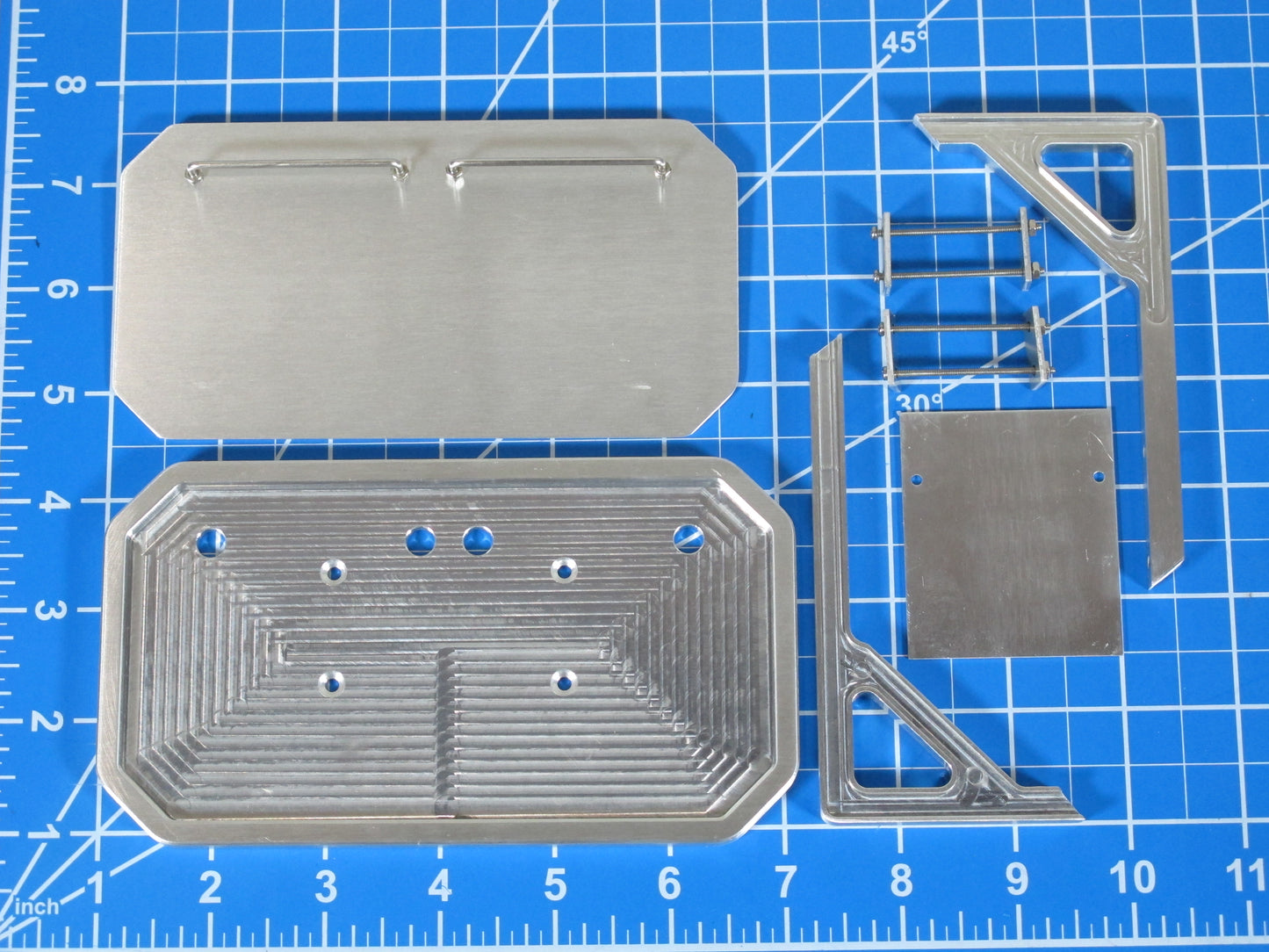 Aluminum "Toy" Rear Back Headache Rack Chassis Mount for Tamiya R/C 1/14 King Hauler Grand Hauler Knight Hauler Man Globeliner Aeromax Cascadia Actros Scania