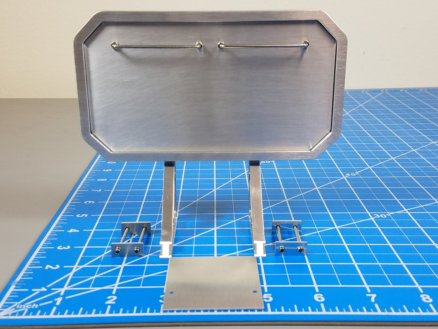 Aluminum "Toy" Rear Back Headache Rack Chassis Mount for Tamiya R/C 1/14 King Hauler Grand Hauler Knight Hauler Man Globeliner Aeromax Cascadia Actros Scania