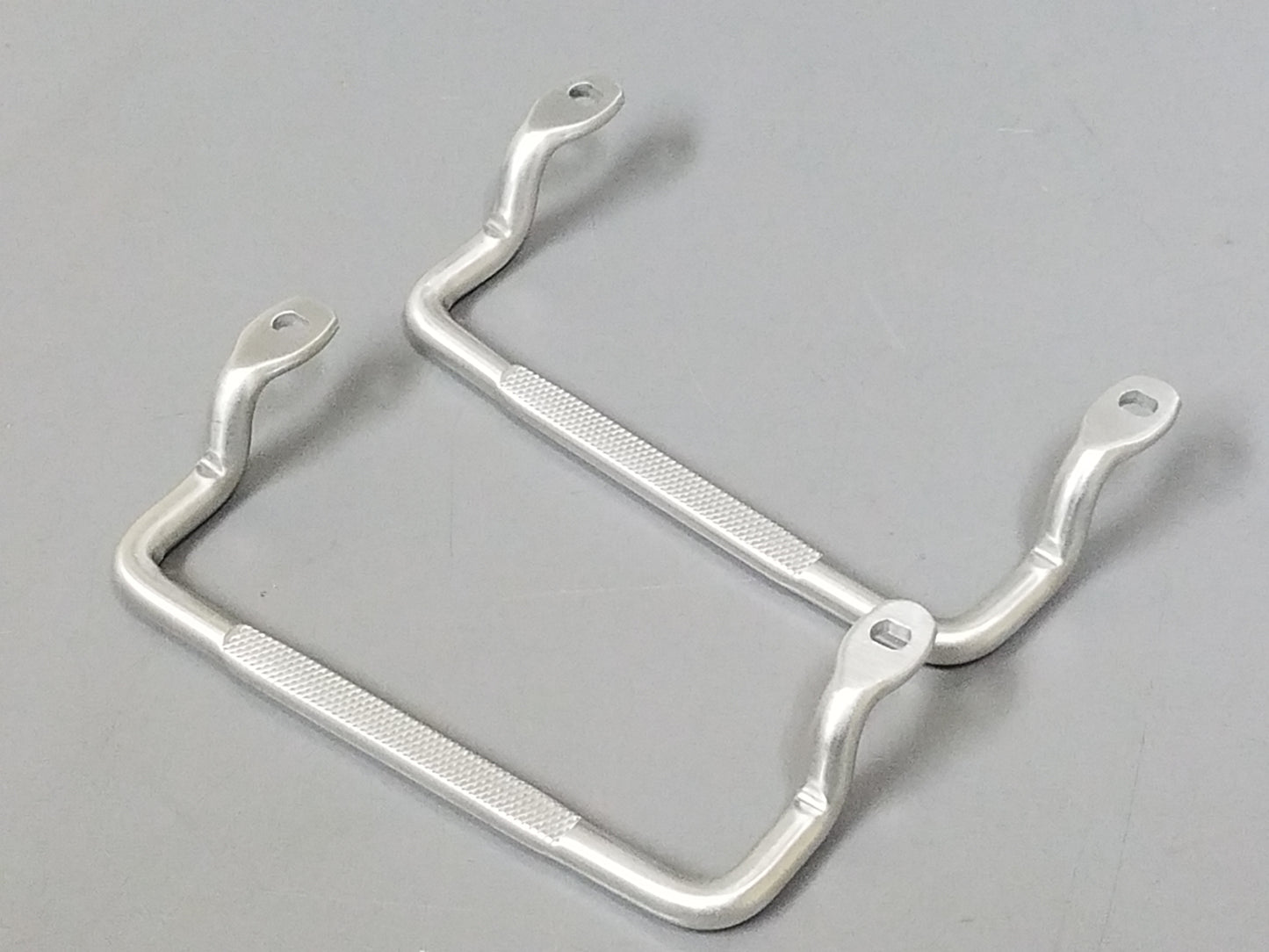 Pair Aluminum Side Under Protection Step Bar for Tamiya 1/10 CC-01 Chassis Jeep Wrangler Bronco Pajero FJ Cruiser Land Isuzu Amarok Defender