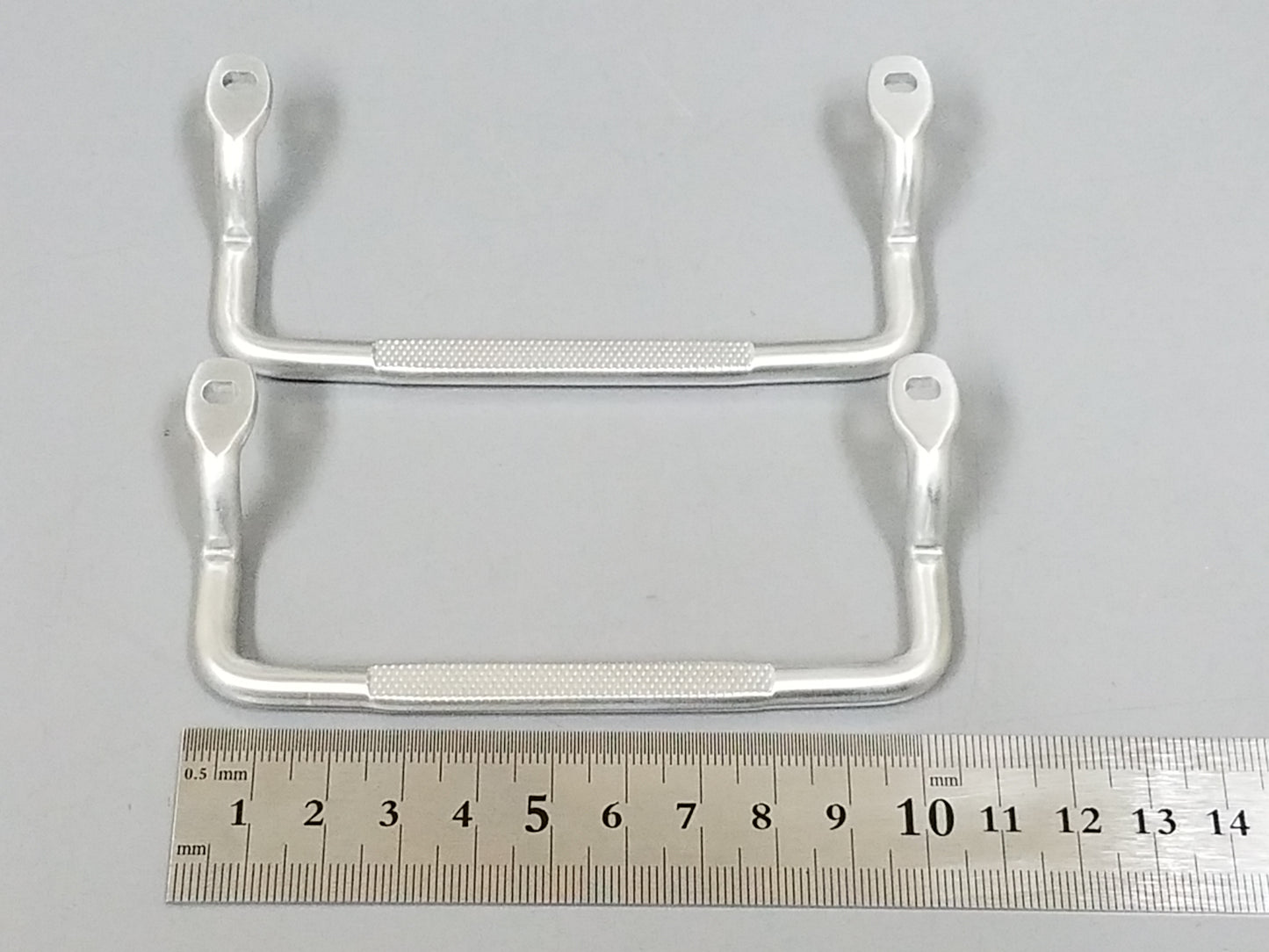 Pair Aluminum Side Under Protection Step Bar for Tamiya 1/10 CC-01 Chassis Jeep Wrangler Bronco Pajero FJ Cruiser Land Isuzu Amarok Defender