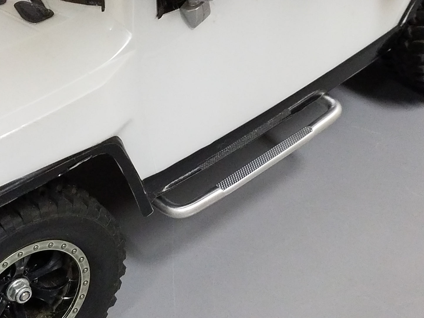 Pair Aluminum Side Under Protection Step Bar for Tamiya 1/10 CC-01 Chassis Jeep Wrangler Bronco Pajero FJ Cruiser Land Isuzu Amarok Defender
