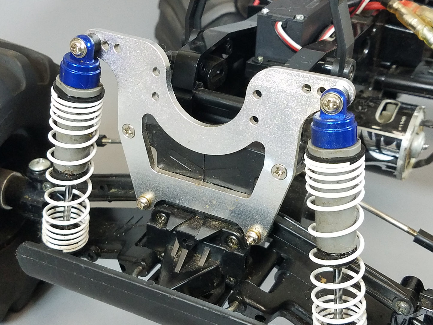 Aluminum Front Shock Suspension Mount Tower 1/10 R/C Tamiya Blackfoot Extreme