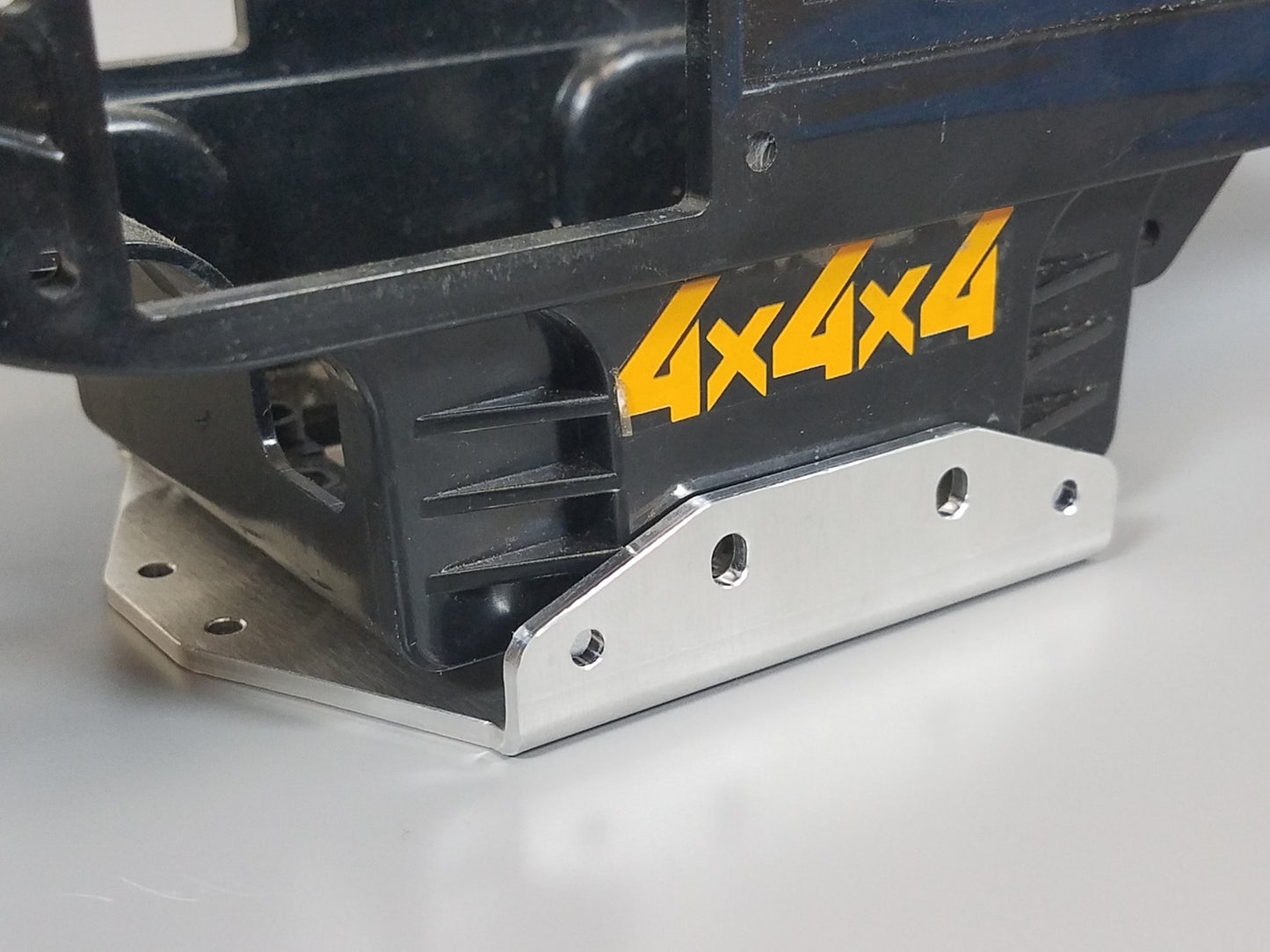 Aluminum Stretch Wide Wheelbase Chassis Mount Plate Bracket for Tamiya R/C 1/10 Super Clodbuster Bullhead